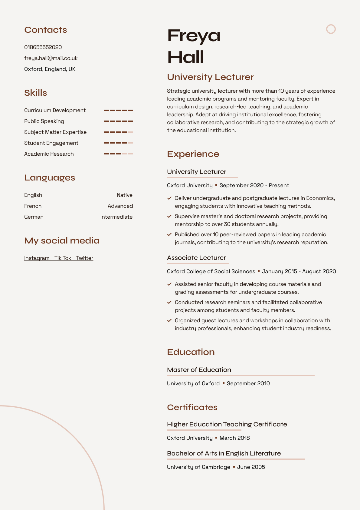 University Lecturer resume template & examples